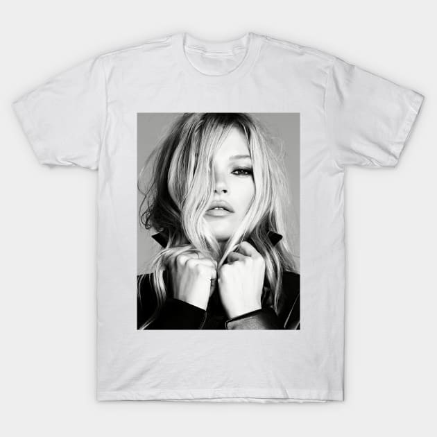 Kate Moss, Supermodel, Heroin Chic T-Shirt by ZiggyPrint